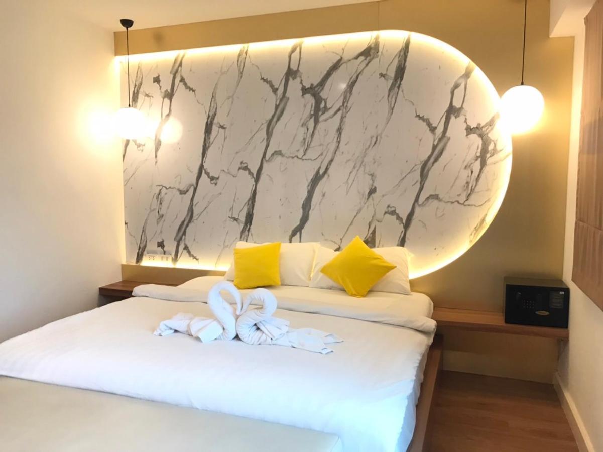 La La Moon Krabi Poshtel'N' Pool Bed & Breakfast Екстериор снимка