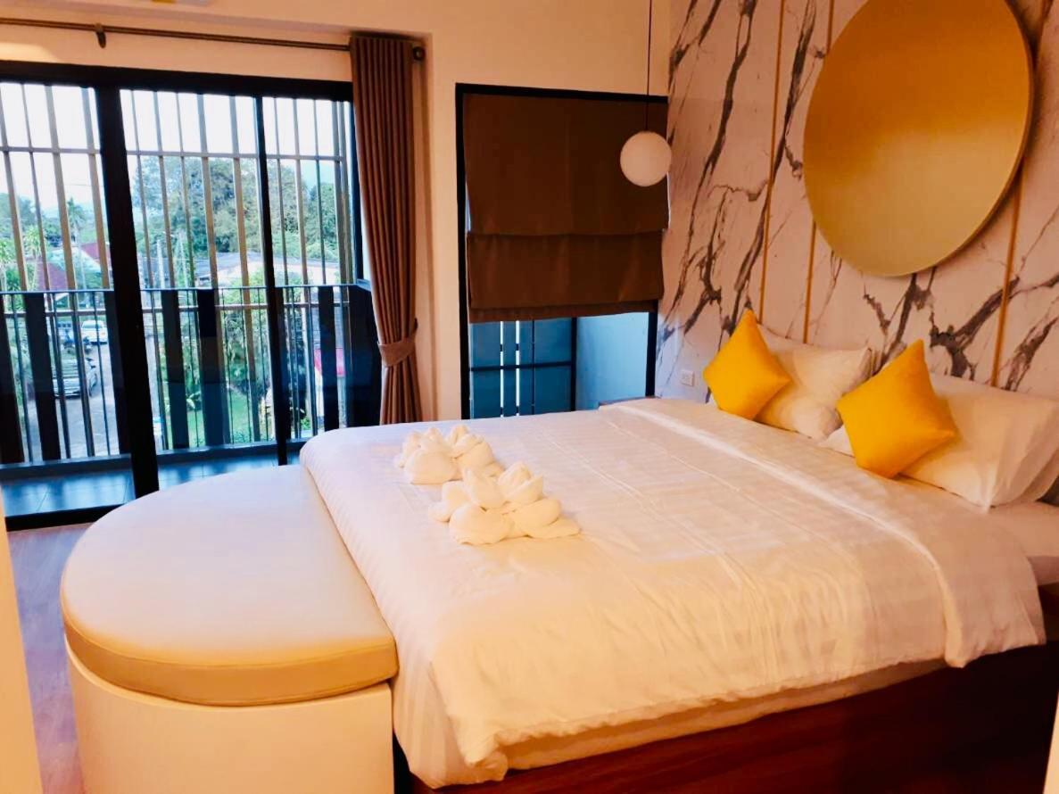 La La Moon Krabi Poshtel'N' Pool Bed & Breakfast Екстериор снимка